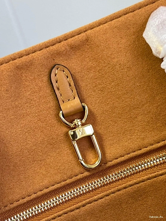 ONTHEGO GM LOUIS VUITTON 0101